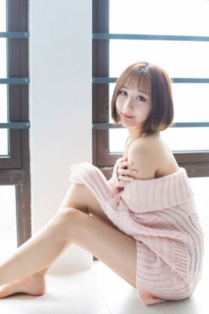 摸腿摸到里面亲吻视频_720高清免费观看